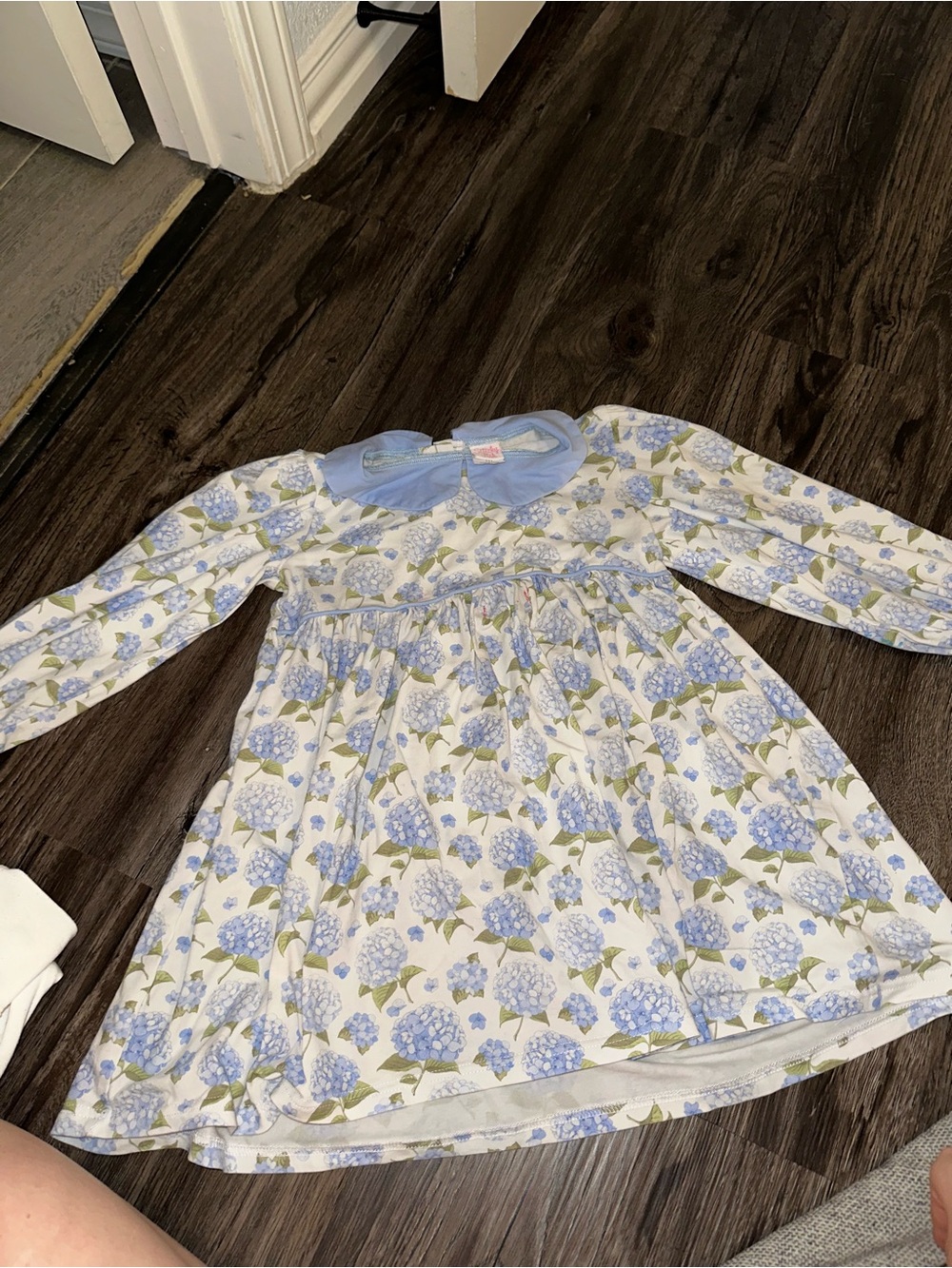 Stitchy fish girls size 5 blue hydrangea dress